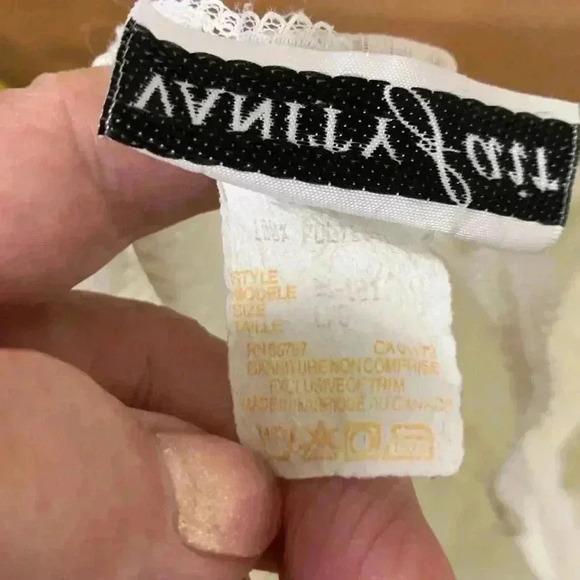 Vintage  Vanity Fair Ivory Nightgown Size Large - Picture 5 of 5